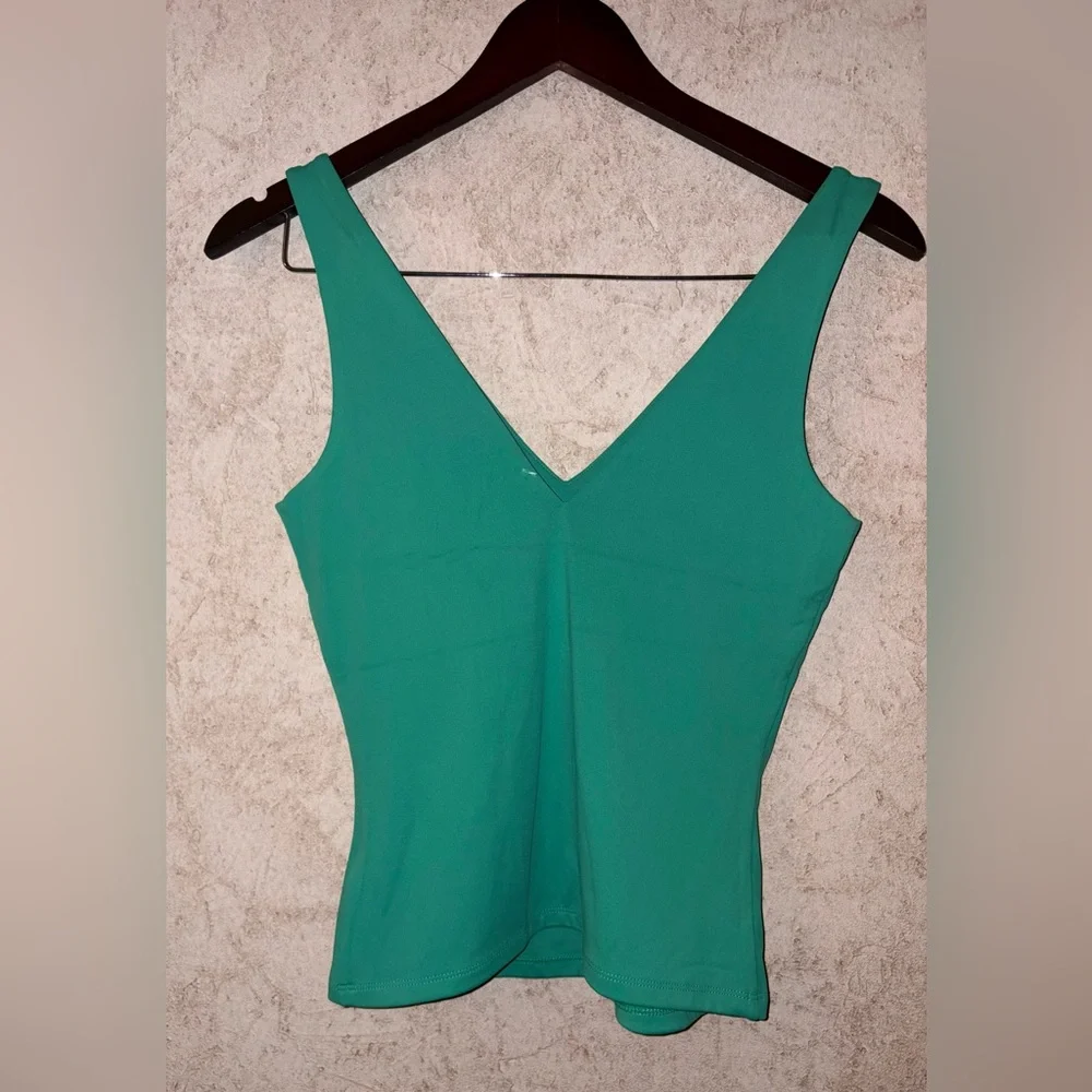Express Body Contour Double V-Neck Tank - Picture 3 of 6